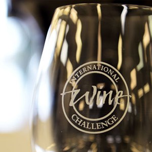 Curvos Superior and Curvos Alvarinho awarded at the International Wine Challenge 2016