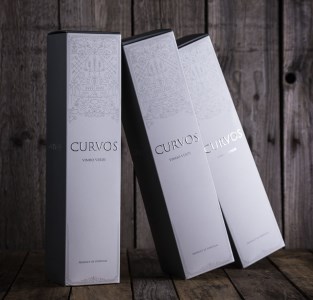 Quinta de Curvos lança garrafa Magnum para as castas Alvarinho, Avesso e Loureiro da gama Curvos